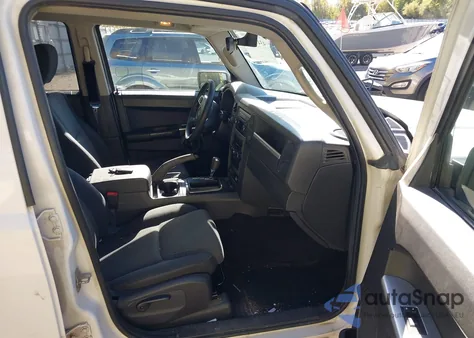 2008 Jeep Commander Sport from USA, damaged, VIN 1J8HG48K48C146335